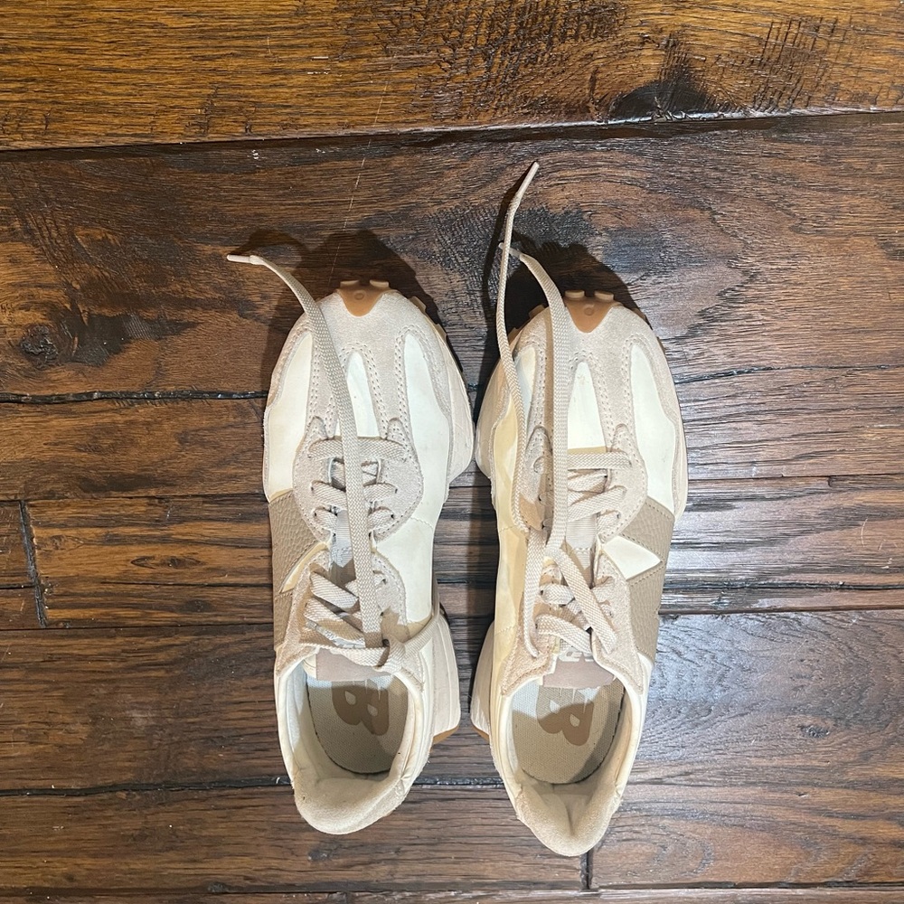 New Balance Cream Sneakers Casual Low-Top